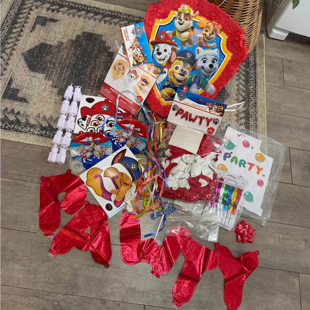 New Paw Patrol Party Supplies Piñata, Balloon Garland Banner Bubbles Blowouts